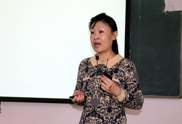 教研室主任李桂玲副教授作培训